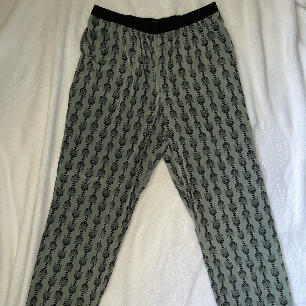 Forever 21 Aztec print green puff pants